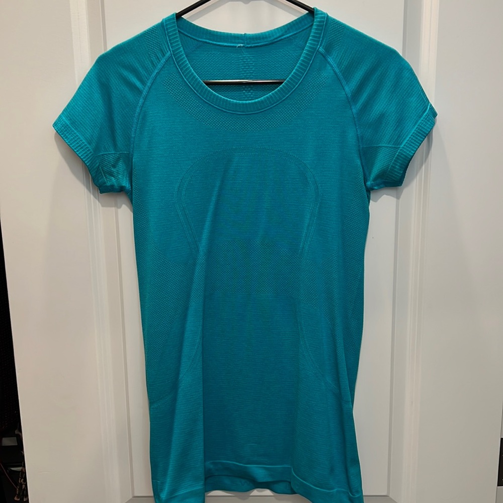 lululemon athletica Teal Short Sleeve Top